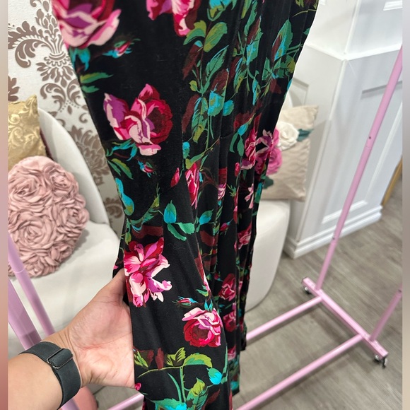 Signature Hourglass Dress by The Pretty Dress Company - Picture 4 of 11